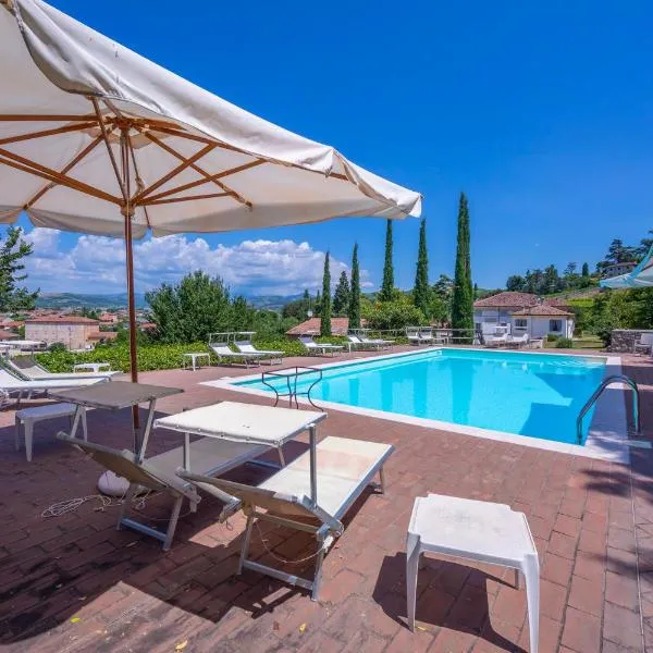 Villa Faccioli Bosso with shared pool, מלון בColognola ai Colli