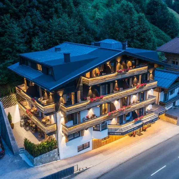 Boutique Hotel ANYBODY, hotel in Saalbach Hinterglemm