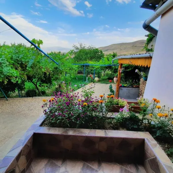 Ararat B&B, hotelli Chʼivassa