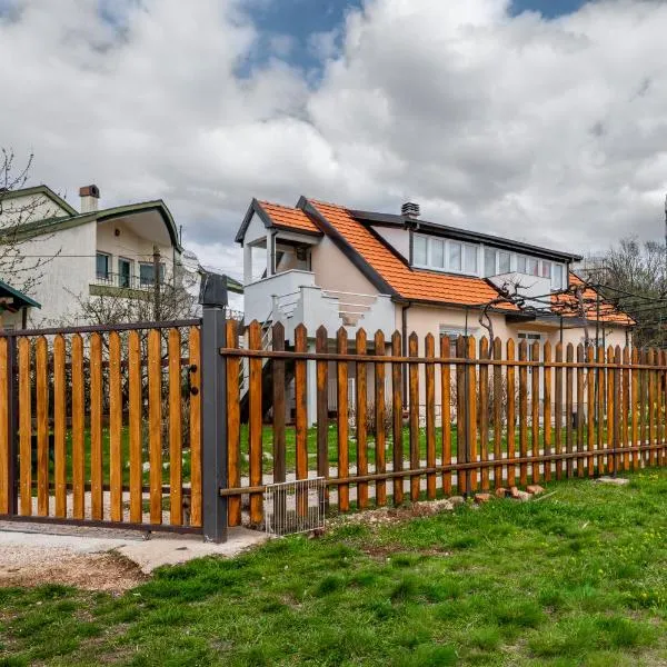 Frile Apartments, hotel Nikšićben