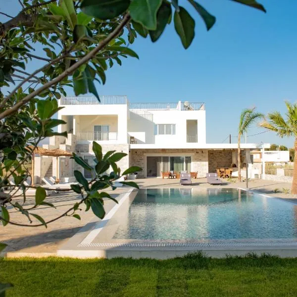 Villa Pnoe Seaside, hotel in Kalamaki Heraklion