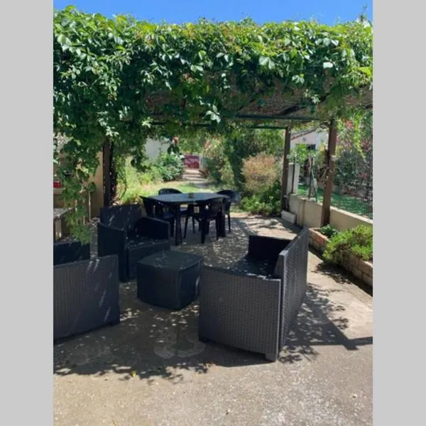 Maison indépendante et familiale en Camargue, hotel v destinaci Salin-de-Giraud