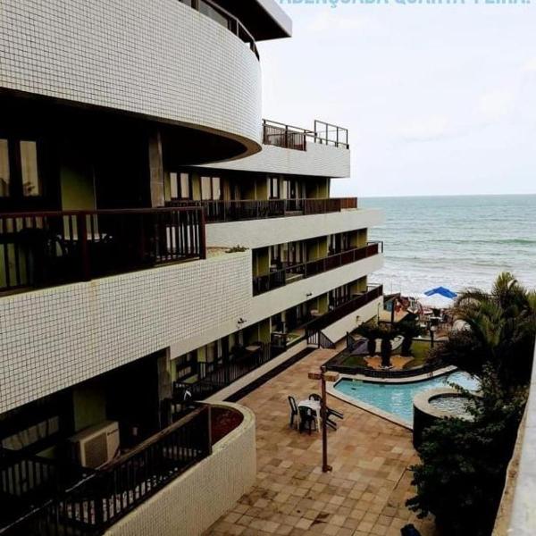 Flat completo a beira mar com vista exuberante - pé-na-areia mesmo!