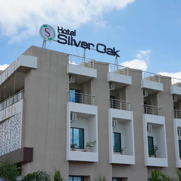 Hotel Silver Oak, hotel i Aurangabad