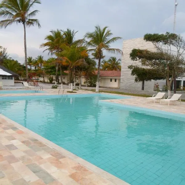 Hotel Abrolhos: Nova Viçosa şehrinde bir otel