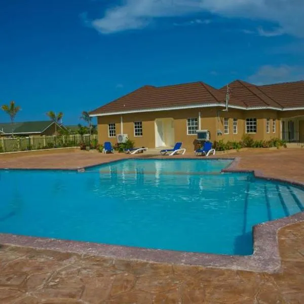 J Ochi ApartHotel, hotell i Ocho Rios