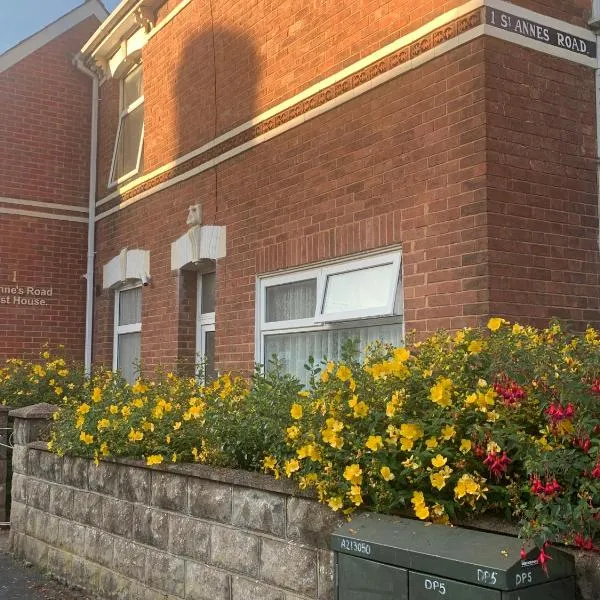 St Anne's Road Guest House, hotel v destinaci Exeter