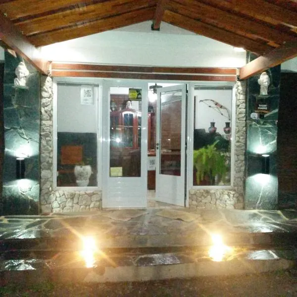 Hotel Foxes, hotel v destinaci Villa del Dique