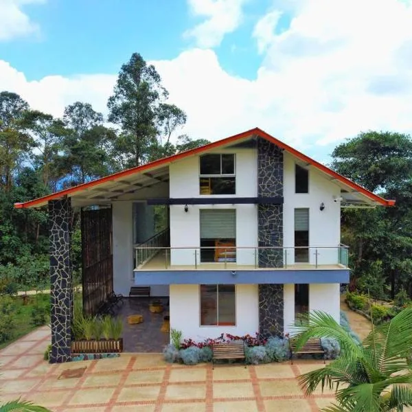 Casa Campestre Balmoral、Tenaのホテル