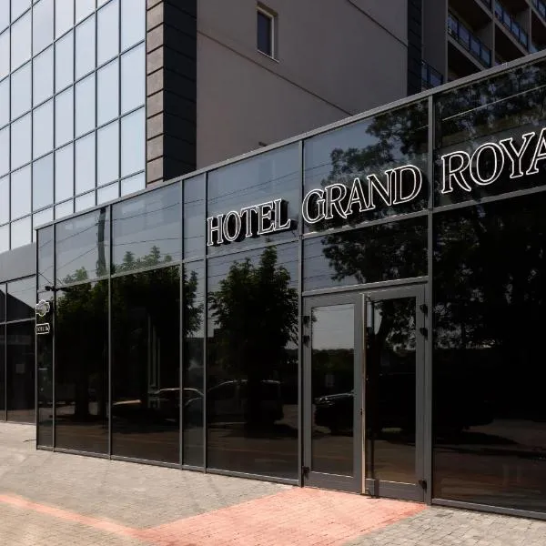 Grand Royal, hotel in Chernivtsi