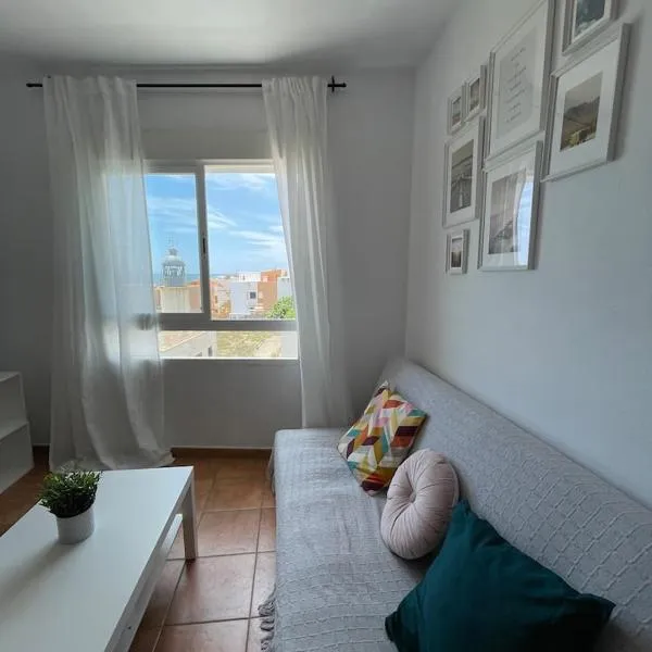 Apartamento y Piso frente al mar con vistas en Garrucha, hotel em Garrucha