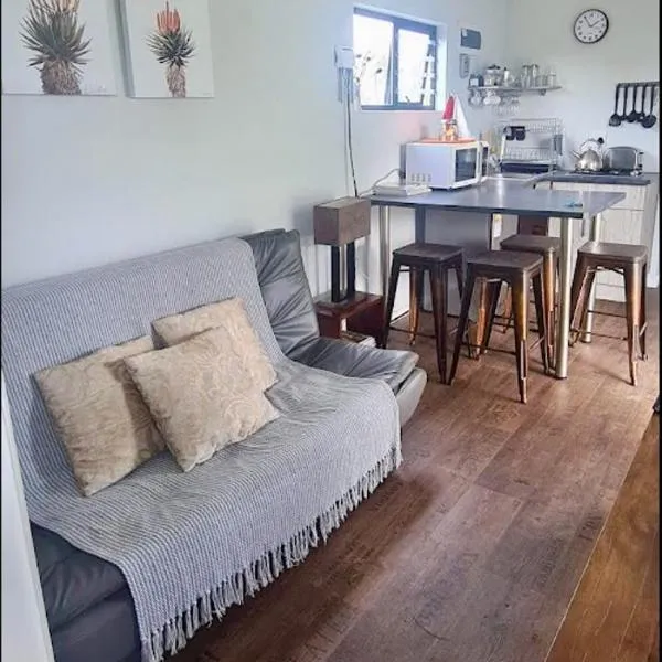Casetta del Fuoco - Eco Container Cottage, hotel in Plettenberg Bay