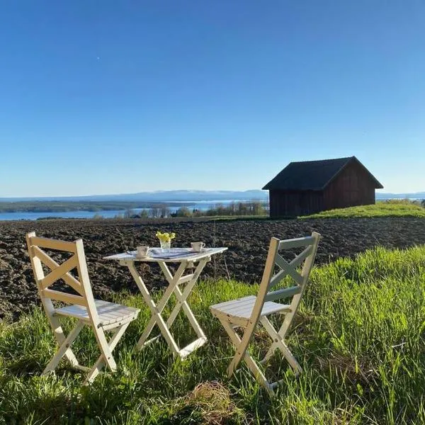 Mysigt härbre med fantastisk utsikt!, hotel v destinaci Östersund