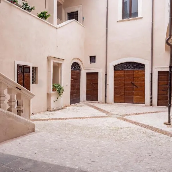 Palazzo dei Pavoni, Relais di Charme, hotel v destinaci LʼAquila