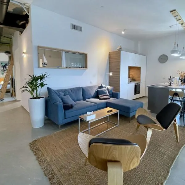 Yamba יםבה באכזיב- פנטהאוז חדש ומפנק, hotel v destinaci Naharija
