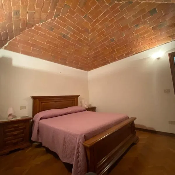 Lo Sdrucciolo, hotel in Laterina