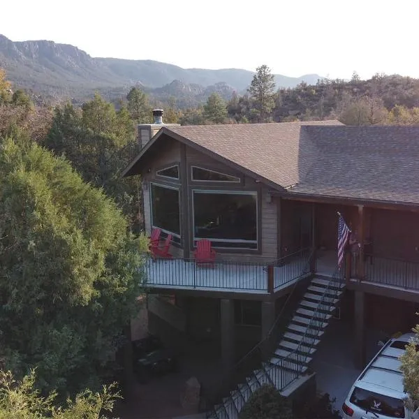Elkwood Lodge Cabin with Hot Tub in Star Valley!, hotel in Payson