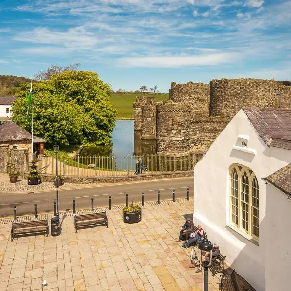 Castle Court, hotel in Penmon