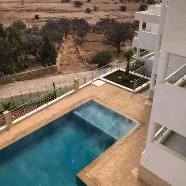 Duplex Taghazout Ocean with pool & fitness, hotel in Taghazout
