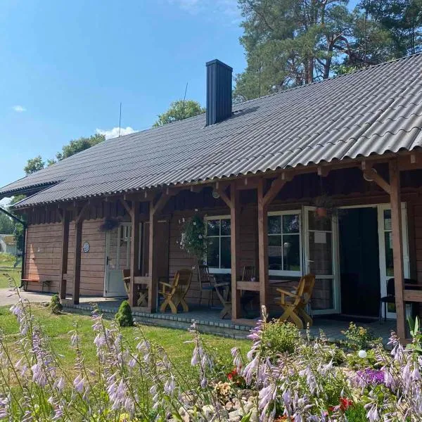 Palūšės Kempingas (kambariai), hotel en Reškutėnai