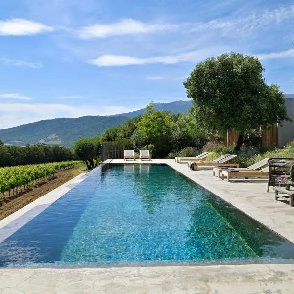 Domaine de Peretti della Rocca – hotel w mieście Figari