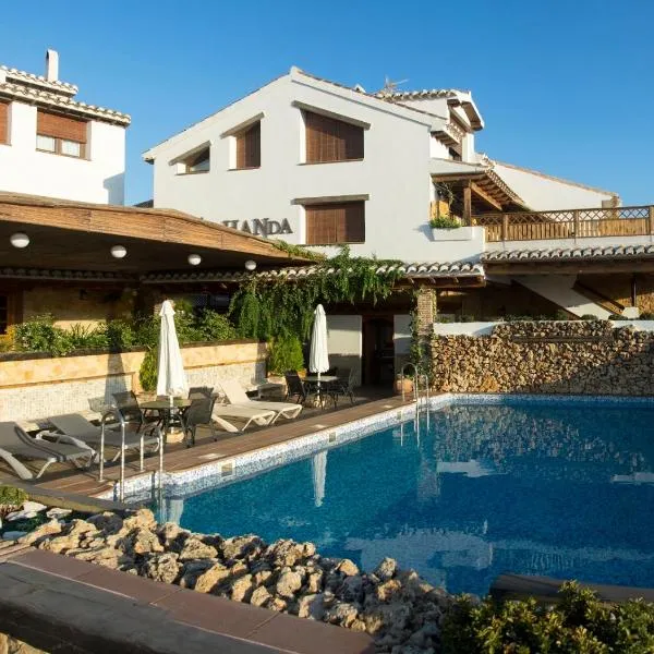 Alhanda Apartahotel, hotel v destinaci Benamaurel