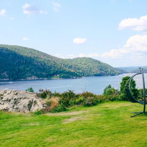 Modern cabin with a panoramic view of the Oslo Fjord, hotel in Nordre Frogn
