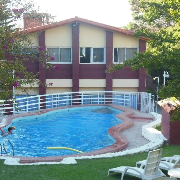 Hotel Aoma Villa Carlos Paz, hotel em Villa Icho Cruz