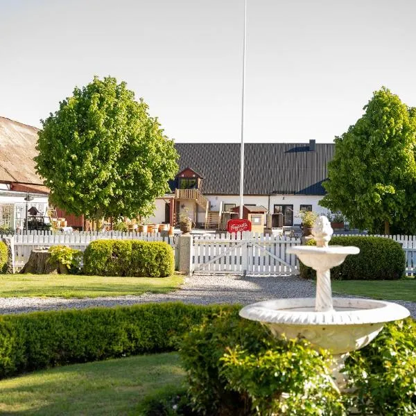 Svabesholms Kungsgårds B&B och Pensionat Stenshuvud, hotel v destinaci Kivik