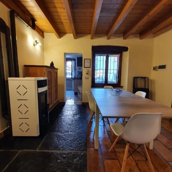 I Scalitt by Quokka 360 - Typical Lake Como House, hotel u gradu Carate Urio