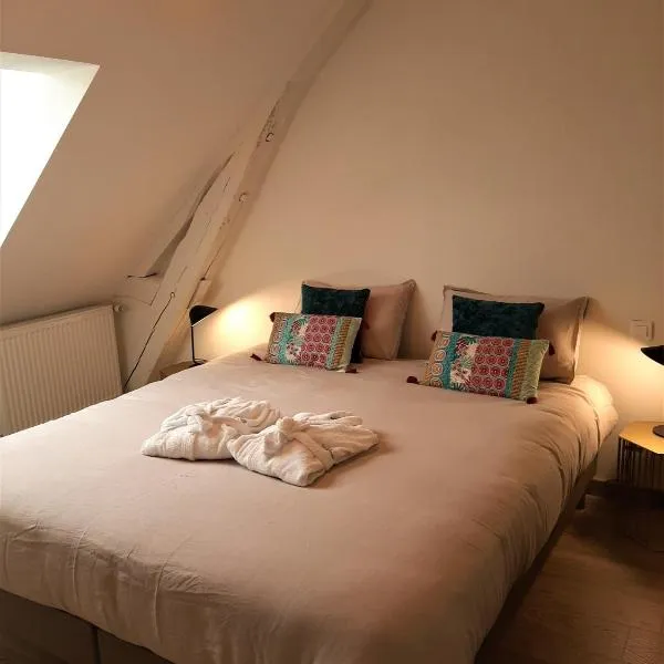 Le Feneau Maison d'hôtes, hotel v destinaci Creuzier-le-Neuf