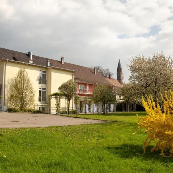Hotel Villa Martino - zum Hirsch, hotel v destinaci Bad Säckingen