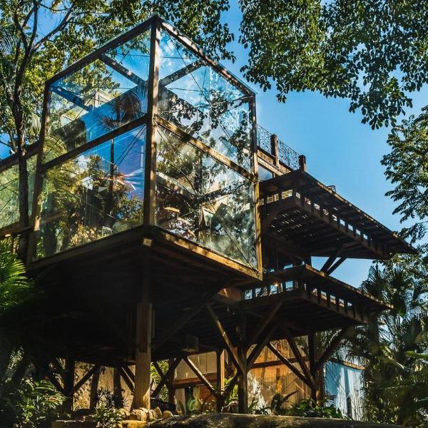 Glass House de luxo 250m² com jacuzzi e vista para o mar em Ilhabela