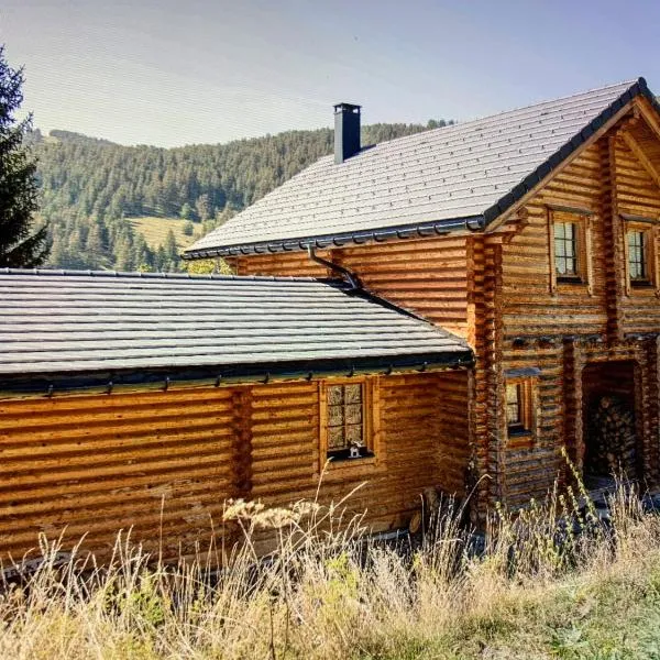 Magnifique chalet avec SAUNA, hotel v destinaci Rimplas