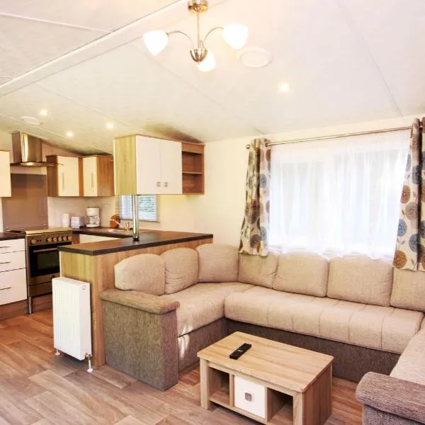 schönes Chalet Tinyhouse in Ostseenähe 13km - sehr ruhige Dorflage, hotel in Vogtshagen