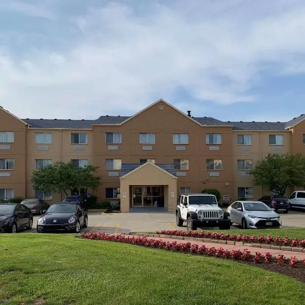 Clarion Inn near Wright Patterson - Dayton، فندق في فيربورن