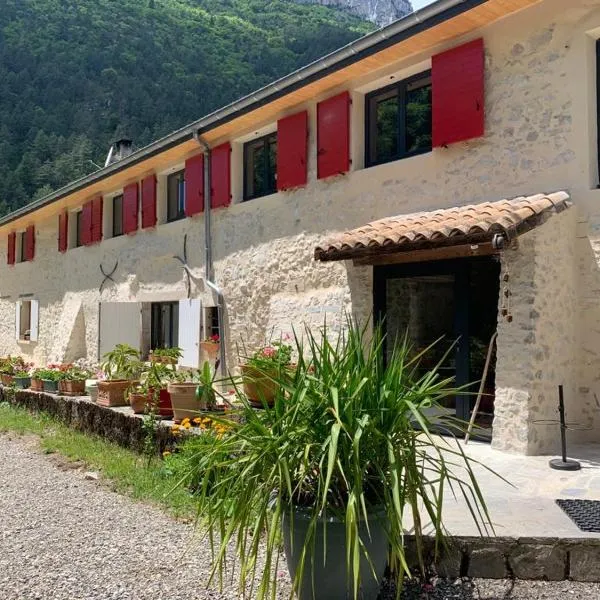 La Bergerie à Menée, hotel v destinaci Châtillon-en-Diois