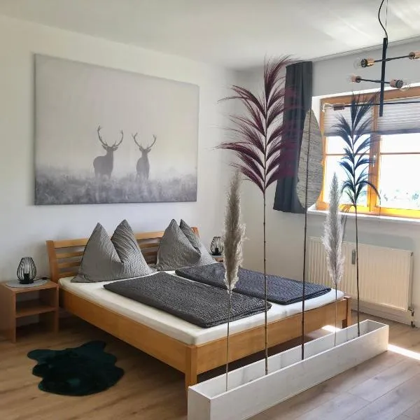 Weinberg Apartment (ehm. Glanzerhof), hotel a Leutschach