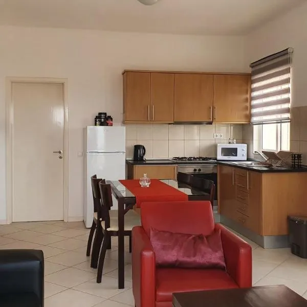 Santana single bedroom serviced apartment, hotel in Santa Maria
