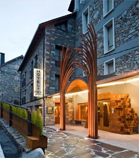 Hostal Pey, hotel a Erill la Vall