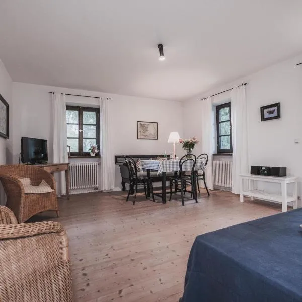 Ferienwohnung Tausendfreund am Chiemsee, хотел в Брайтбрун ам Киймзее