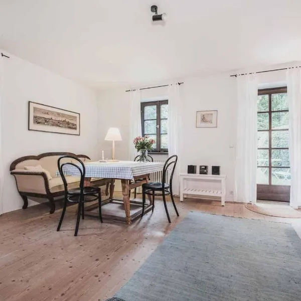 Gartenwohnung Tausendfreund am Chiemsee, хотел в Брайтбрун ам Киймзее