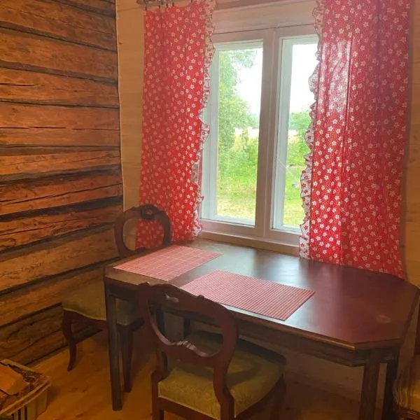 Private Hiiumaa Cottage plus Sauna, מלון בLelu