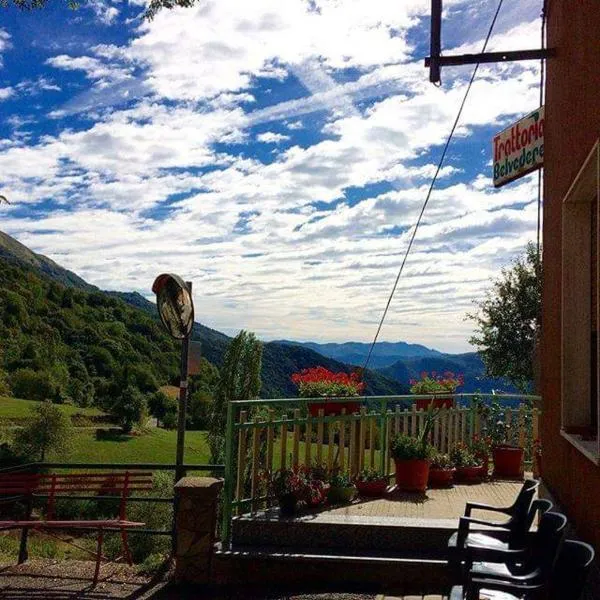 Locanda Belvedere Pey, hotel em Zerba