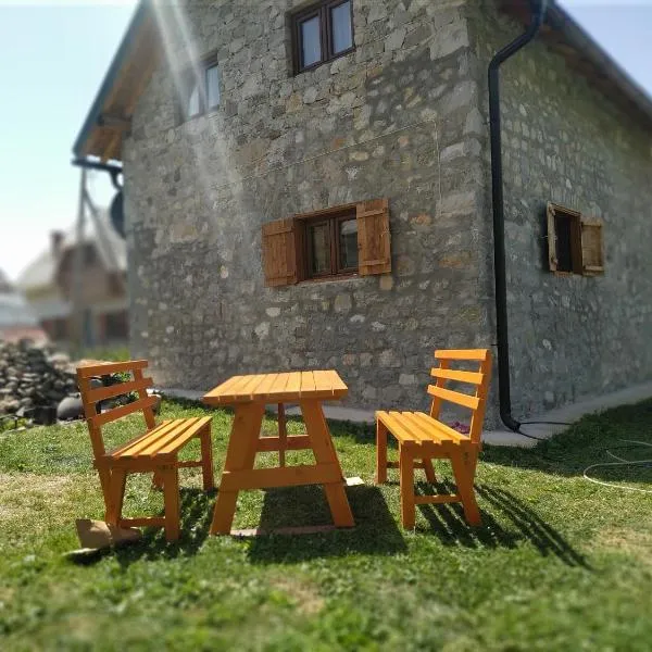 Prenociste B&M - Lukomir, hotel u gradu Gornji Lukomir