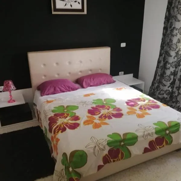 résidence les jardins、El Aouinaのホテル
