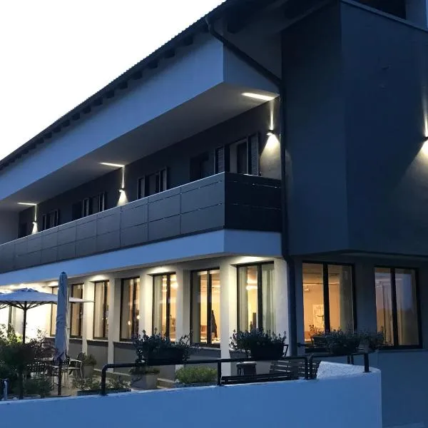 Hotel Monte Cimone, hotel v destinaci Caldonazzo