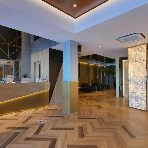 ํ๋ ๋ฐฉ์ ์์นํ ํธํ
Classie Hotel