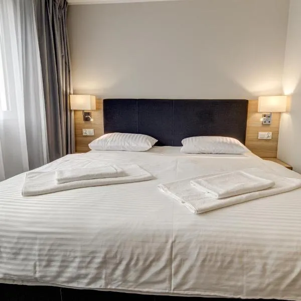 Hotel Dobosz, готель у місті Полице