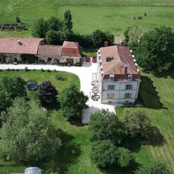 Domaine de Savignac – hotel w mieście Chabanais